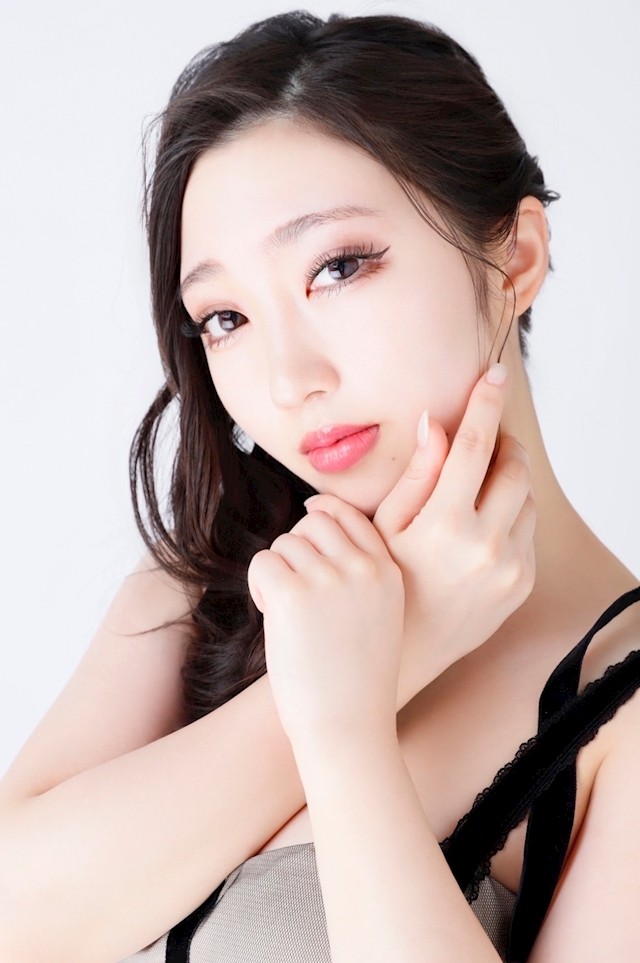 愛瀬 みやプロフィール写真3